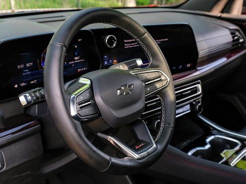 Used 2025 Chevrolet Traverse Z71 w/ Driver Confidence Package AWD/4WD image 20