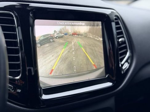 Used 2020 Jeep Compass Limited image 14