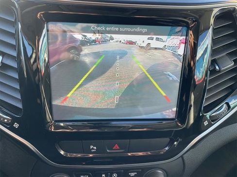 Certified 2019 Jeep Cherokee Limited image 20