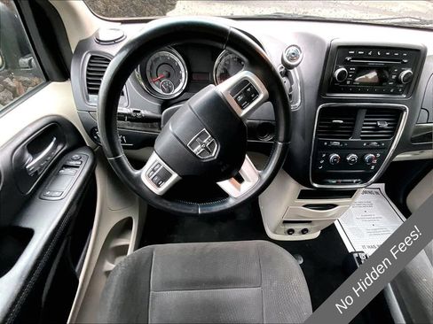 Used 2015 Dodge Grand Caravan American Value Package w/ UConnect Hands-Free Group FWD image 5