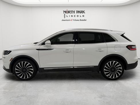Used 2022 Lincoln Nautilus Black Label w/ Cargo Utility Package AWD/4WD image 2