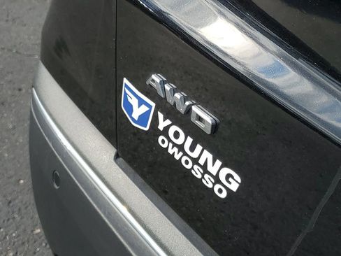 Used 2024 Cadillac XT5 Luxury w/ LPO, Floor Liner Package image 38