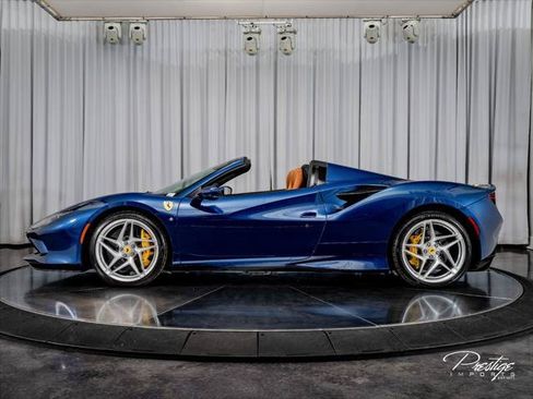 Used 2022 Ferrari F8 Tributo RWD image 12