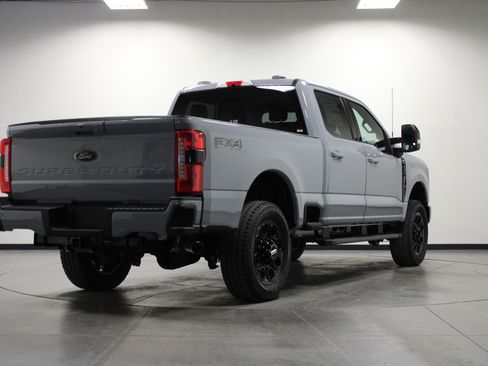 New 2026 Ford F250 Lariat w/ Black Appearance Package AWD/4WD image 4