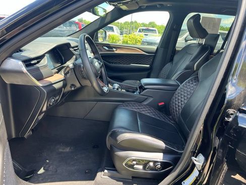 Used 2023 Jeep Grand Cherokee Summit w/ Rear Seat Video Group I AWD/4WD image 6