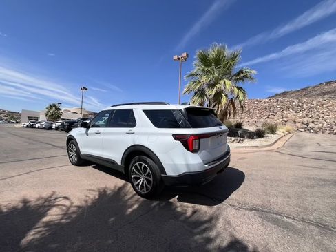 Used 2026 Ford Explorer ST-Line AWD/4WD image 3