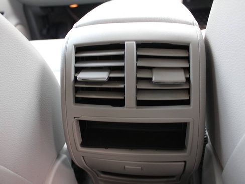 Used 2010 Mercedes-Benz ML 350 BlueTEC 4MATIC image 18