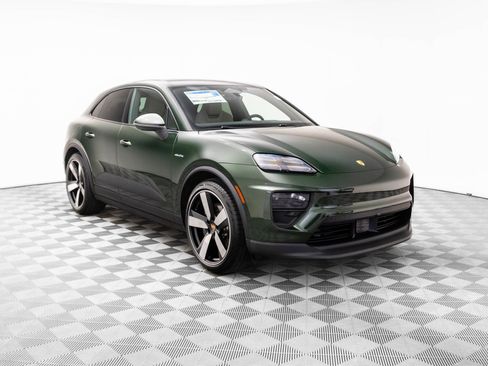 New 2025 Porsche Macan 4S Electric image 6