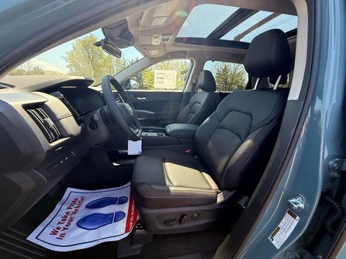 New 2026 Nissan Pathfinder SL image 13