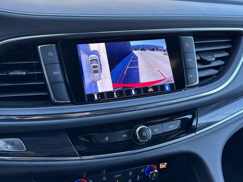 Used 2024 Buick Enclave Premium image 8