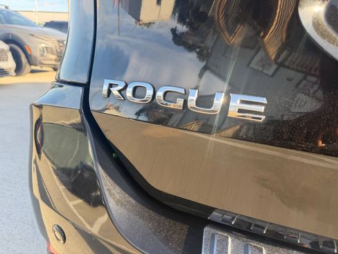 Used 2020 Nissan Rogue SV AWD/4WD image 9