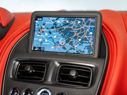 Used 2023 Aston Martin DB11 Coupe image 24