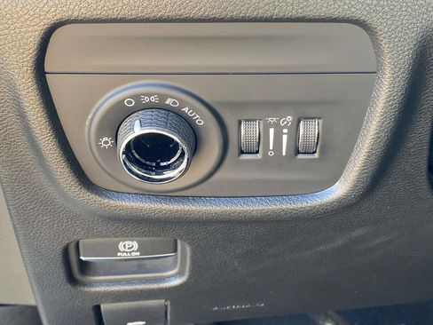 Used 2023 Jeep Grand Cherokee L Laredo RWD image 18