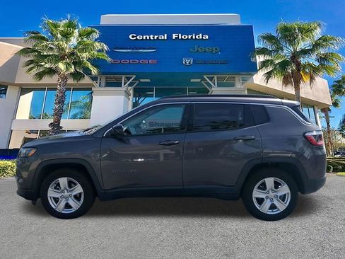 Used 2022 Jeep Compass Latitude FWD image 8