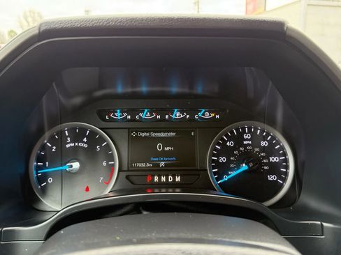 Used 2018 Ford Expedition XLT image 21