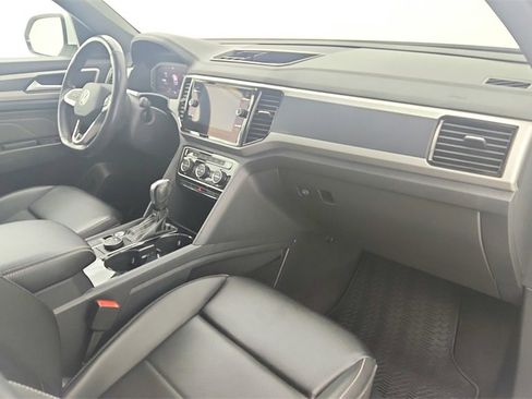 Used 2022 Volkswagen Atlas Cross Sport SEL R-Line image 32
