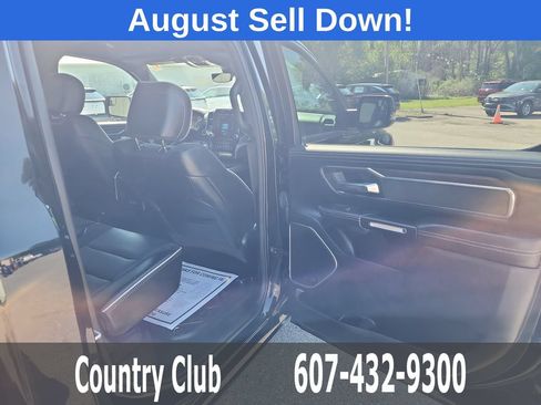 Used 2025 RAM 1500 Laramie AWD/4WD image 27