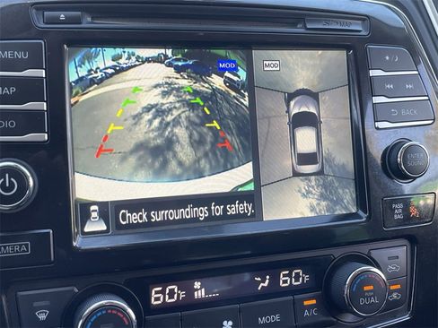 Used 2017 Nissan Maxima Platinum image 29