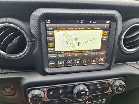 Used 2020 Jeep Wrangler Unlimited Sahara AWD/4WD image 17