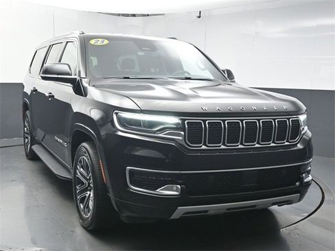 Used 2023 Jeep Wagoneer L Series II image 2