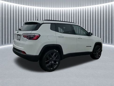 New 2026 Jeep Compass Latitude w/ Sun and Sound Group image 8