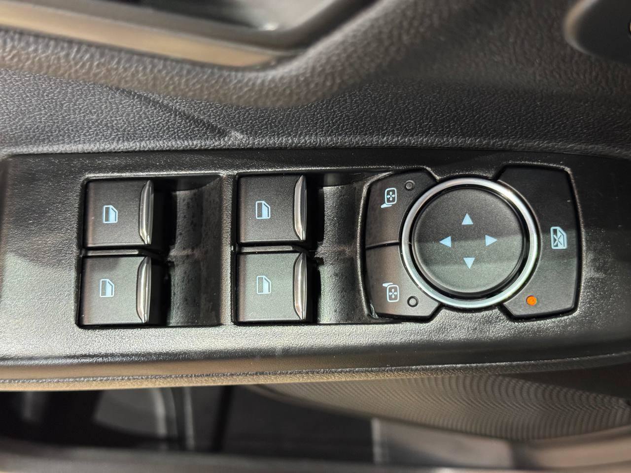 Used 2025 Ford Escape Active w/ Active Premium Tech Pack FWD image 17
