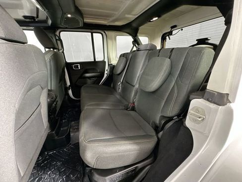 Used 2024 Jeep Wrangler Unlimited Sahara AWD/4WD image 24