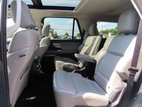 Used 2025 Ford Expedition Active AWD/4WD image 22