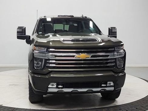 Used 2023 Chevrolet Silverado 2500 High Country w/ Safety Package II AWD/4WD image 2