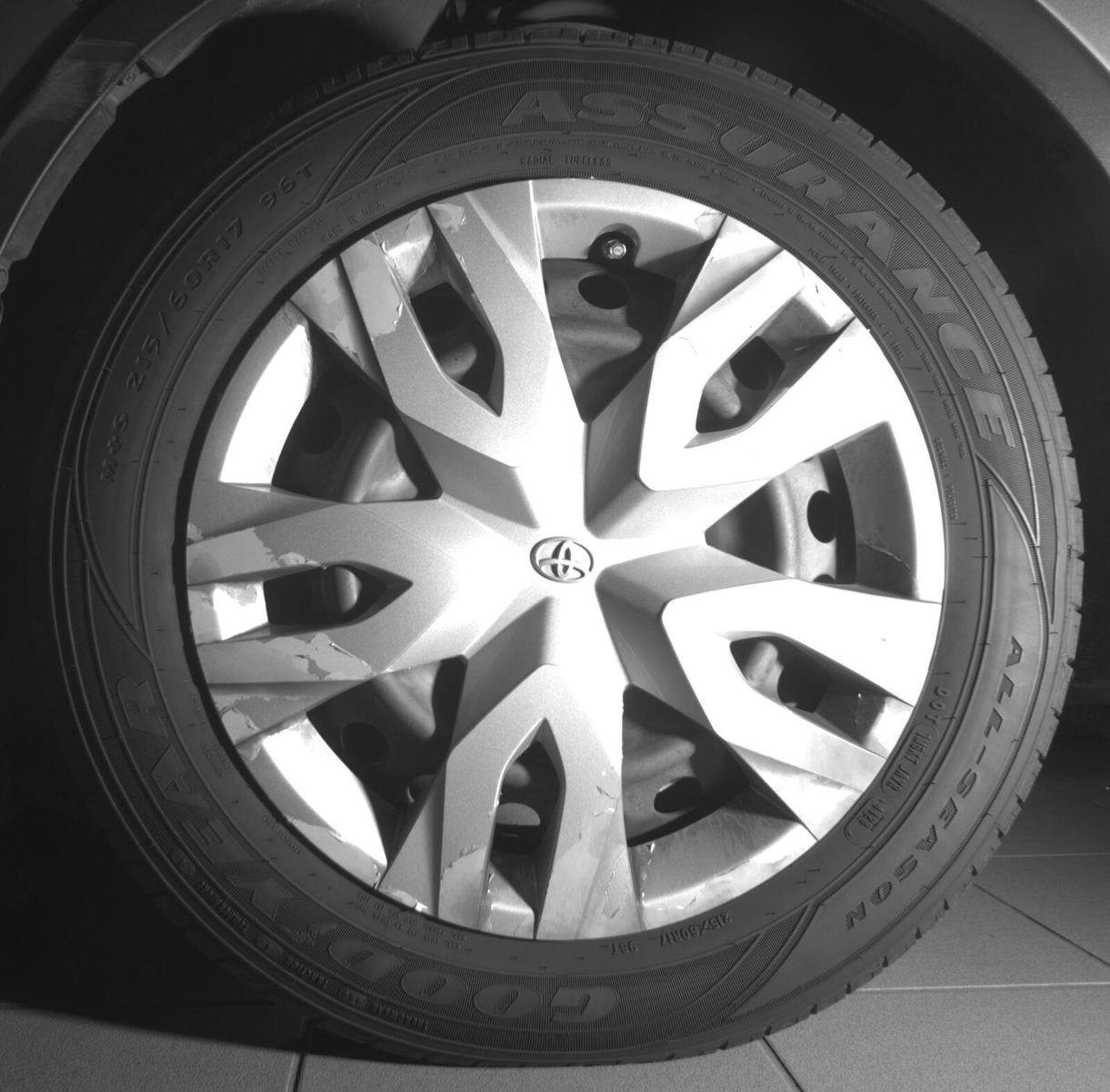 Used 2020 Toyota C-HR LE FWD image 6