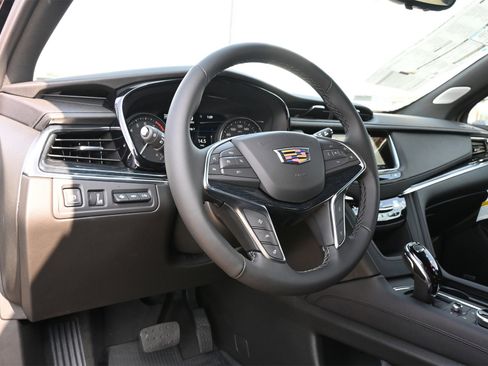 New 2026 Cadillac XT5 Premium Luxury w/ Driver Assist Package image 17