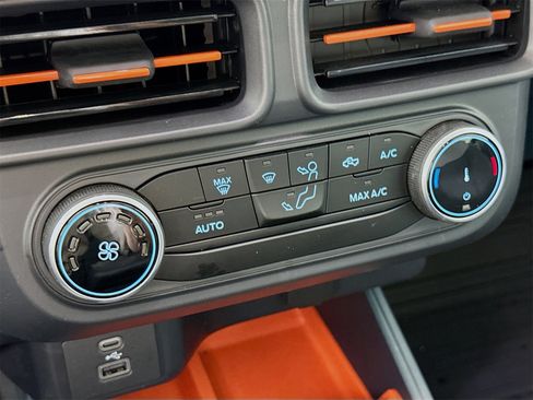 Used 2024 Ford Maverick XLT image 16