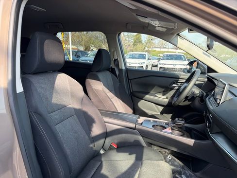 Certified 2025 Nissan Rogue SV FWD image 49