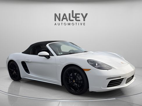 Used 2021 Porsche 718 Boxster image 8