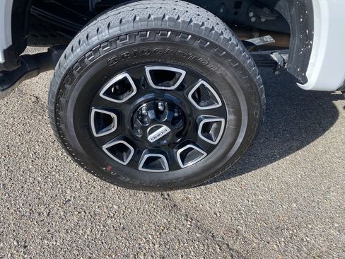 Used 2025 Ford F250 Platinum image 30