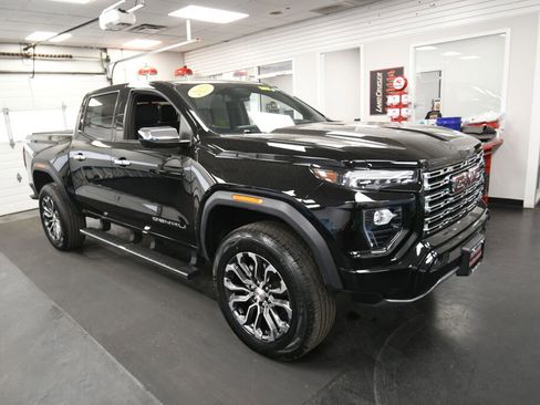 Used 2023 GMC Canyon Denali AWD/4WD image 2