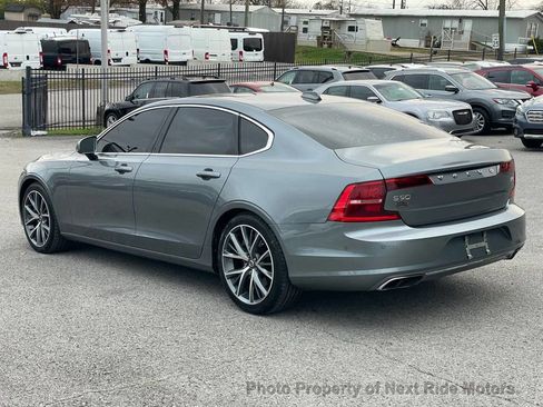 Used 2018 Volvo S90 T5 Momentum w/ Convenience Package image 5