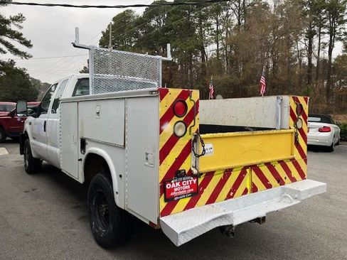Used 2004 Ford F350 XL image 7