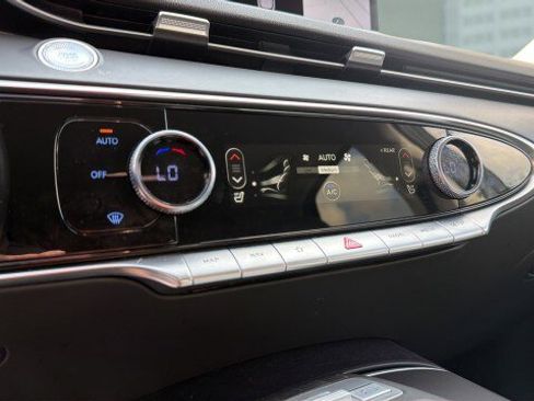 Used 2025 Genesis GV70 2.5T image 27