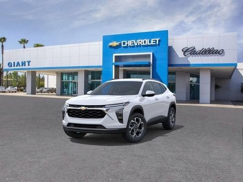 New 2026 Chevrolet Trax LT w/ Driver Confidence Package FWD image 8