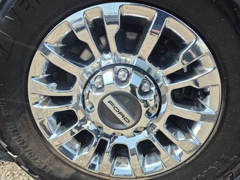 Used 2022 Ford F250 XLT w/ XLT Premium Package AWD/4WD image 9