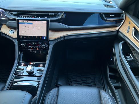 Used 2023 Jeep Grand Cherokee L Summit image 38