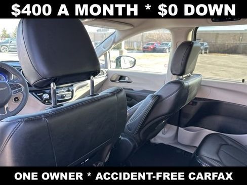 Used 2024 Chrysler Pacifica Touring-L image 26