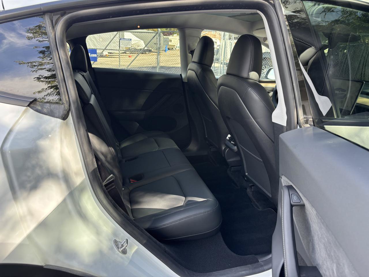 Used 2023 Tesla Model Y Long Range AWD/4WD image 21