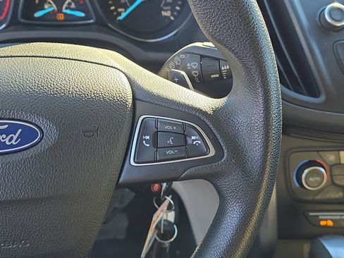 Used 2017 Ford Escape SE image 24