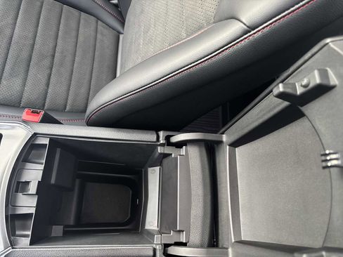 Used 2024 Ford Edge ST-Line image 29