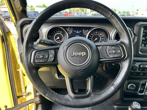 Used 2022 Jeep Wrangler Unlimited Sport image 15
