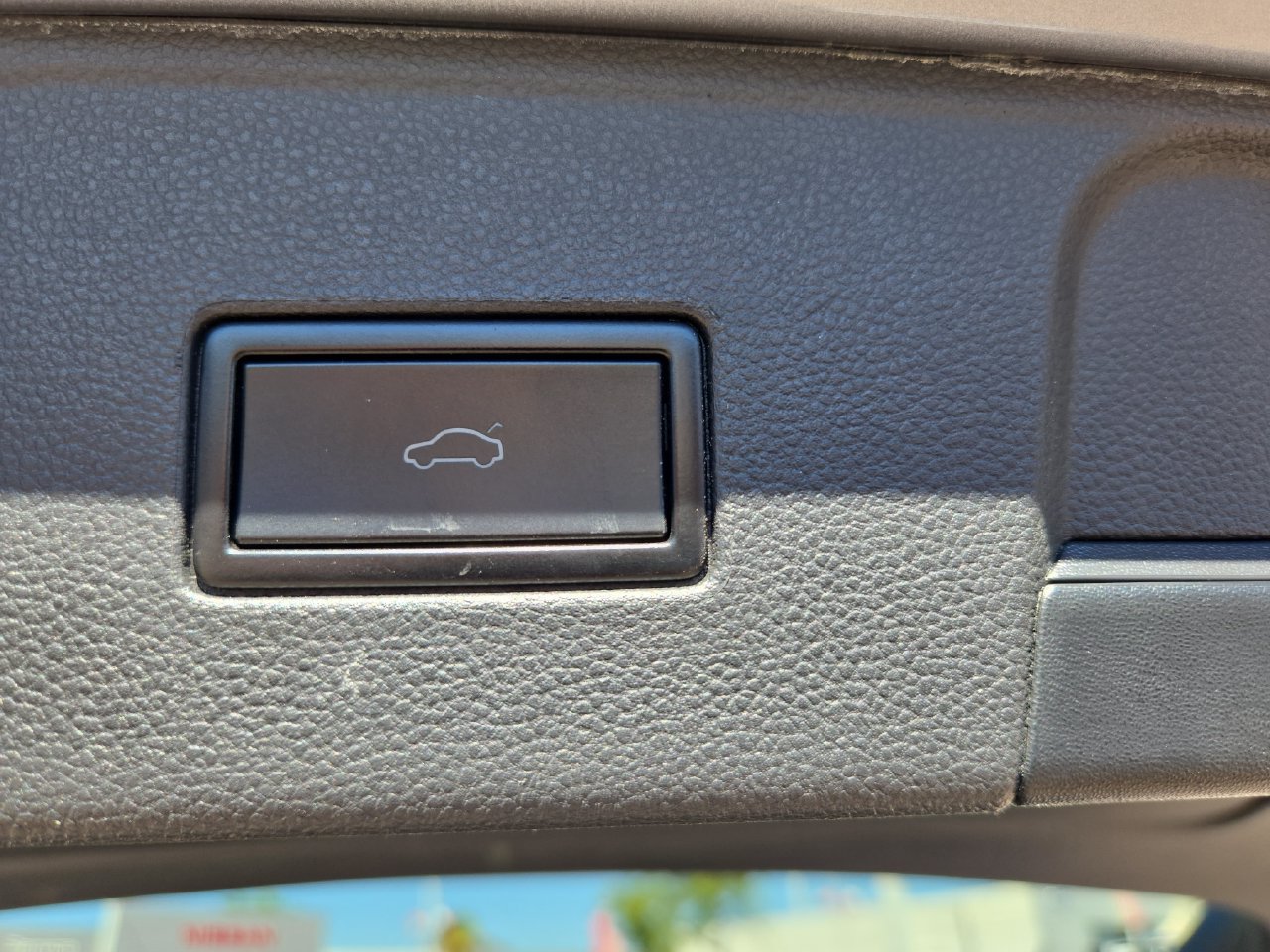 Used 2021 Volkswagen Atlas SE w/ Panoramic Sunroof Package FWD image 13