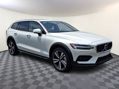 Used 2025 Volvo V60 B5 Cross Country Plus