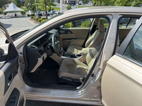 Used 2014 Honda Accord LX image 17
